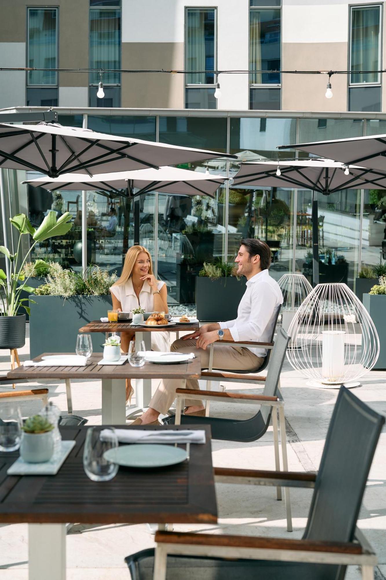 Falkensteiner Hotel Belgrade Superior Bagian luar foto